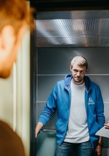 Duševní nepohoda není často navenek vidět. UNIQA spustila silnou mezinárodní kampaň ke zviditelnění tématu psychického zdraví